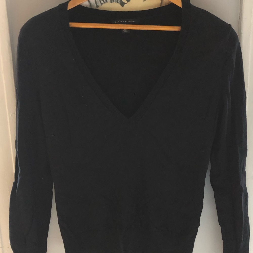 Classic black v neck Banana Republic Sweater